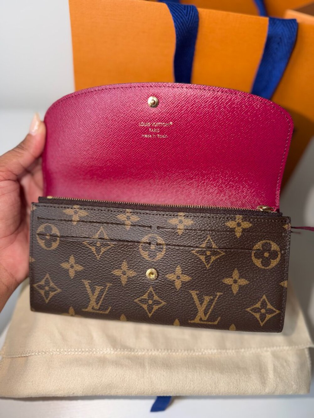 LV Emilie Wallet - Picture 5 of 11